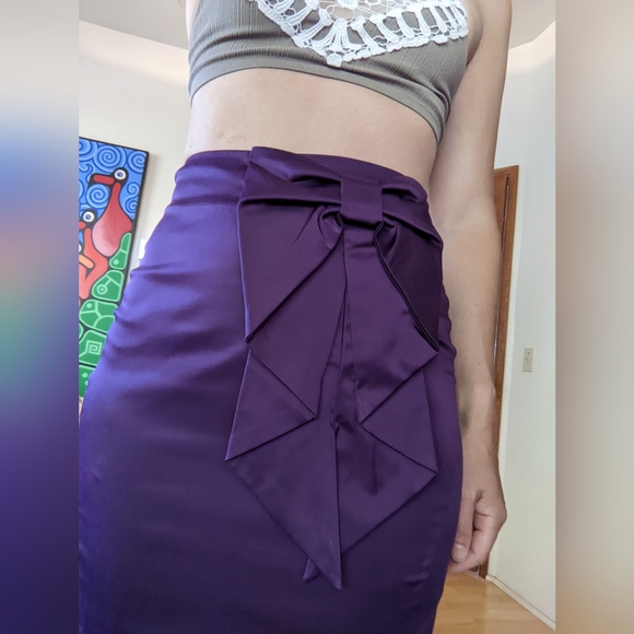 Royal purple pencil skirt H&M size 6 with pretty bow 💜 - Picture 6 of 10